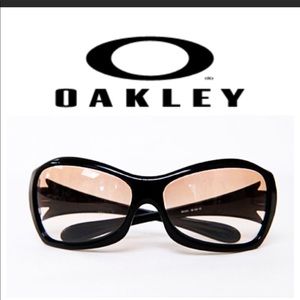 Oakley Grapevine 03-510 Sunglasses